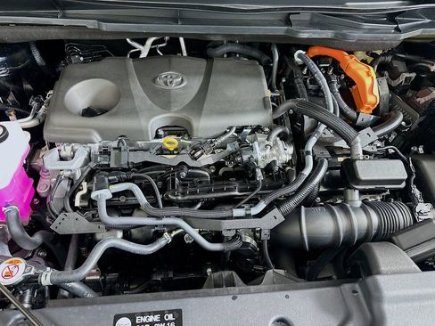 Used 2026 Toyota Sienna Platinum AWD/4WD image 33
