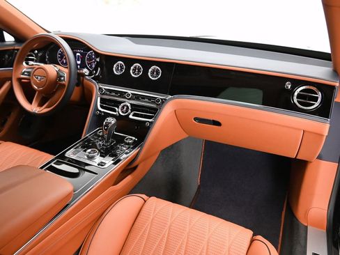 Certified 2022 Bentley Flying Spur V8 AWD/4WD image 12