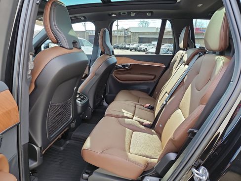 Certified 2023 Volvo XC90 B6 Plus w/ Protection Package Premier image 10