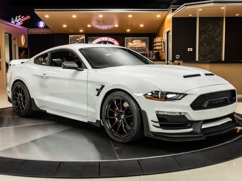 Used 2022 Ford Mustang GT Premium w/ GT Performance Package RWD image 9
