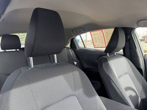 Used 2025 Toyota Prius LE AWD/4WD image 20