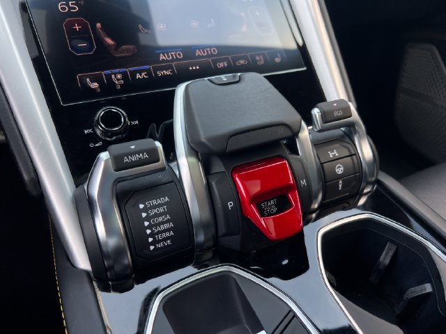 Used 2020 Lamborghini Urus AWD/4WD image 32