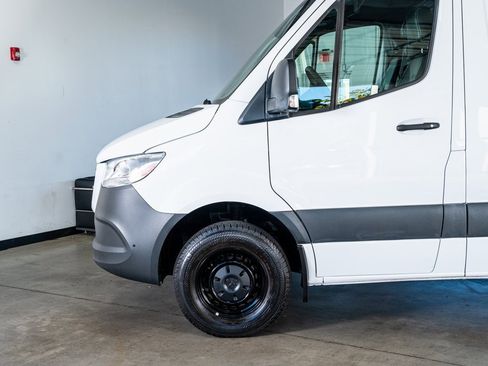 Used 2022 Mercedes-Benz Sprinter 3500 image 10