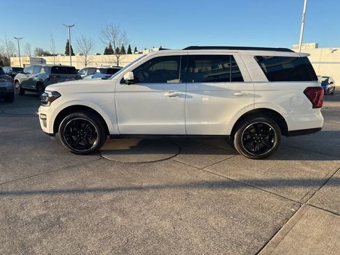 Used 2024 Ford Expedition Limited image 5
