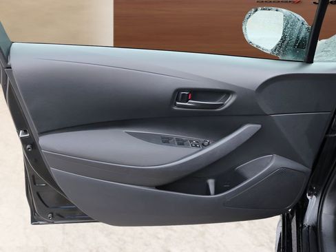 Used 2024 Toyota Corolla LE FWD image 11