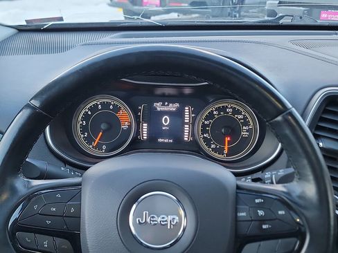 Used 2019 Jeep Cherokee Latitude Plus image 15