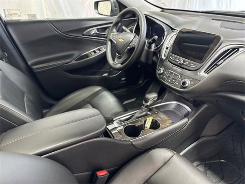 Used 2025 Chevrolet Malibu LT w/ Midnight Edition image 28