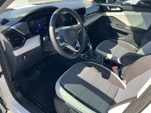 Certified 2025 Volkswagen Taos S image 3