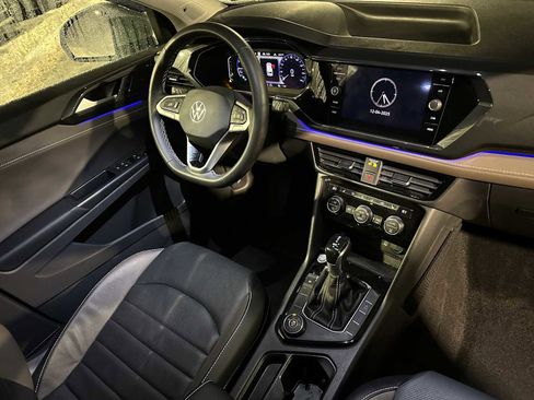 Used 2023 Volkswagen Taos SEL image 10