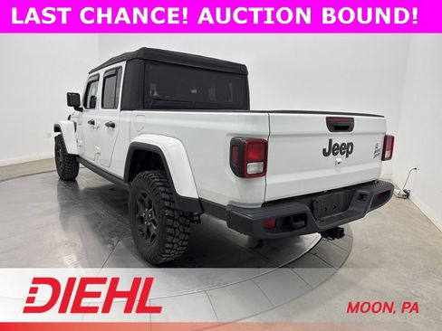 Certified 2021 Jeep Gladiator Willys image 5
