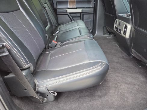 Used 2019 Ford F150 Lariat RWD image 18