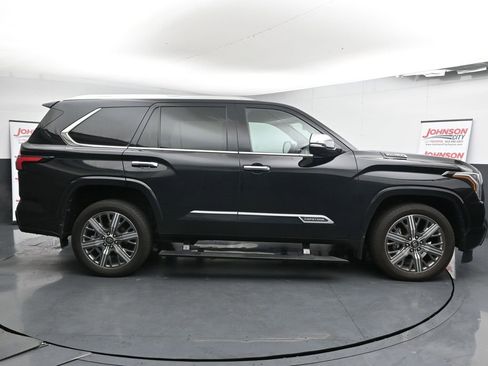 Used 2025 Toyota Sequoia Capstone image 9