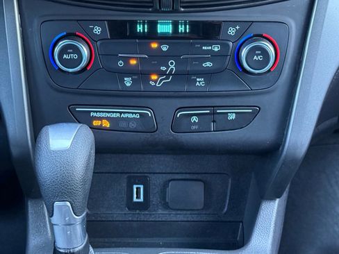 Used 2017 Ford Escape SE image 24