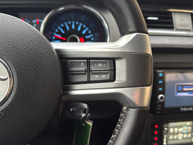Used 2014 Ford Mustang Convertible RWD image 15