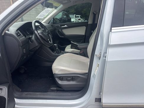 Used 2018 Volkswagen Tiguan SEL AWD/4WD image 10