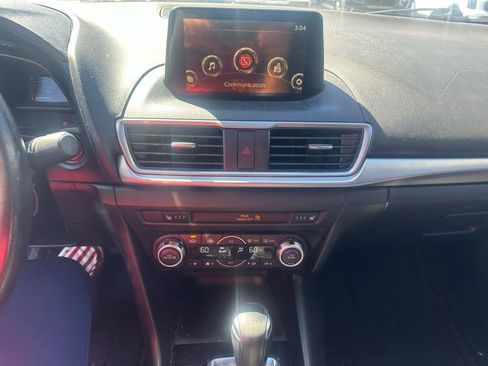Used 2018 MAZDA MAZDA3 Touring image 19
