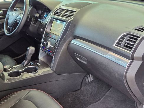 Used 2019 Ford Explorer Sport w/ Equipment Group 401A AWD/4WD image 28