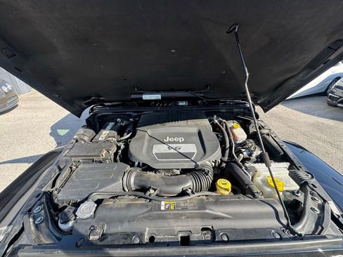 Used 2017 Jeep Wrangler Unlimited Sahara w/ Connectivity Group image 47