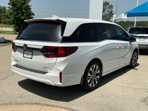 Used 2025 Honda Odyssey Elite image 3