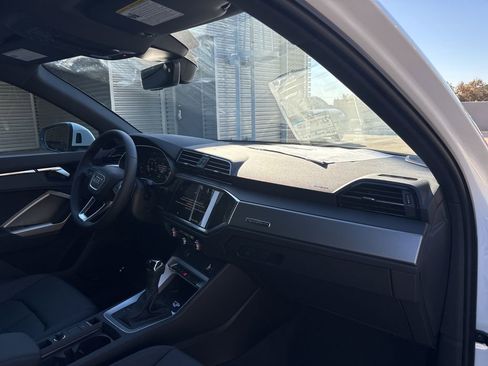 New 2025 Audi Q3 2.0T Premium image 15