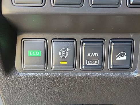 Used 2016 Nissan Rogue SL w/ SL Premium Package AWD/4WD image 26