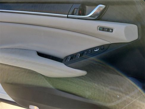 Used 2021 Honda Accord Touring image 20