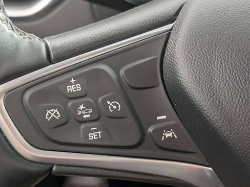 Used 2023 Chevrolet Equinox LT FWD image 16