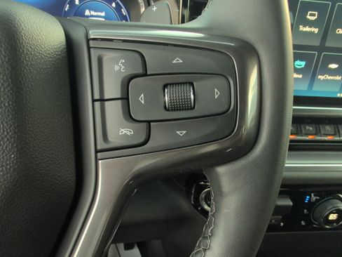 Used 2025 Chevrolet Silverado 1500 High Country AWD/4WD image 24