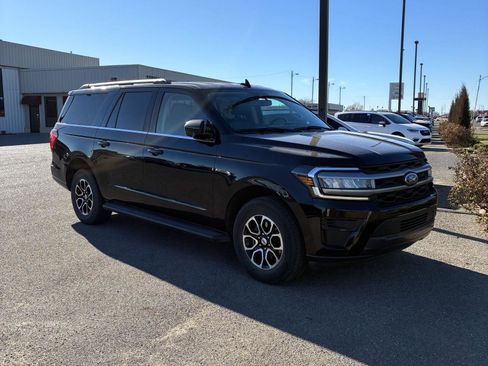 Used 2024 Ford Expedition Max XLT image 11
