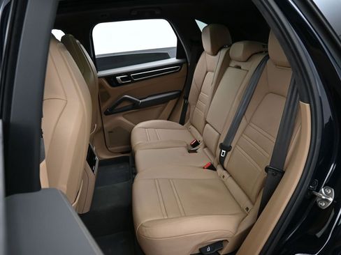 Used 2023 Porsche Cayenne GTS AWD/4WD image 25