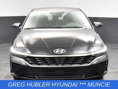 Used 2025 Hyundai Elantra SEL FWD image 14