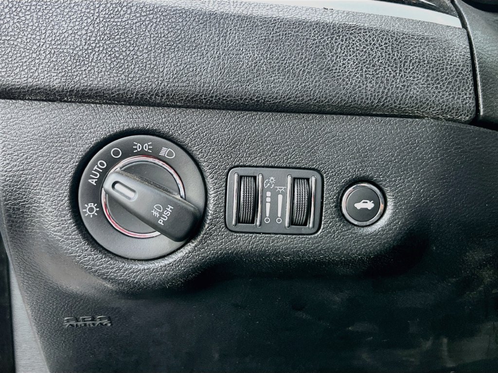 Used 2023 Chrysler 300 S RWD image 10