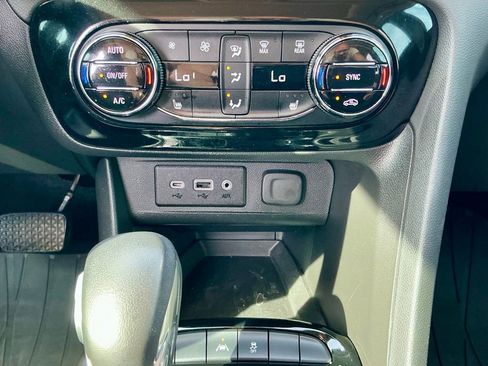 Used 2023 Buick Encore GX Select w/ Experience Buick Package image 35