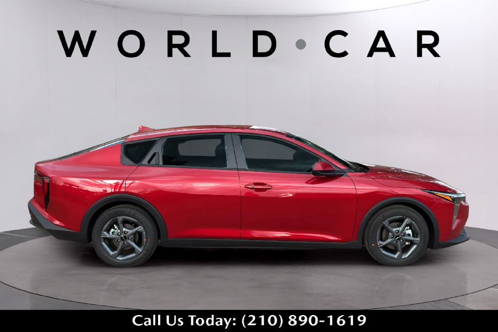 Used 2026 Kia K4 FWD image 2