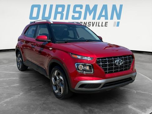 Used 2025 Hyundai Venue SEL FWD image 1