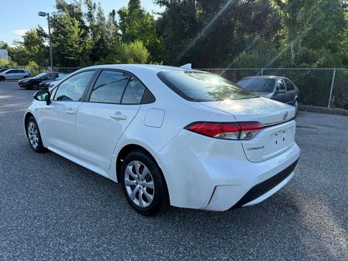 Used 2020 Toyota Corolla LE FWD image 14