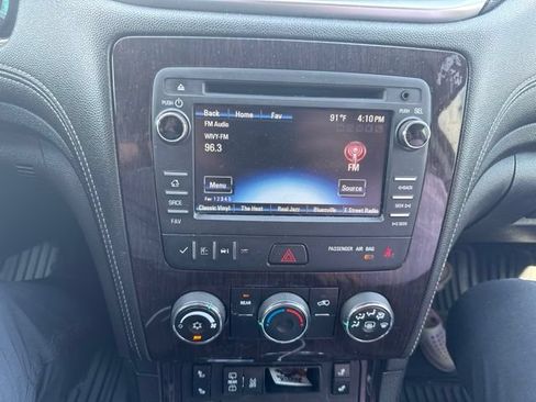 Used 2017 Chevrolet Traverse LT FWD image 11