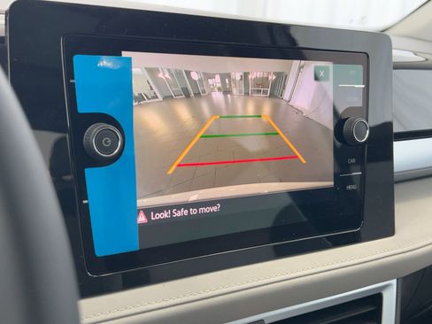 New 2026 Volkswagen Taos SE image 25