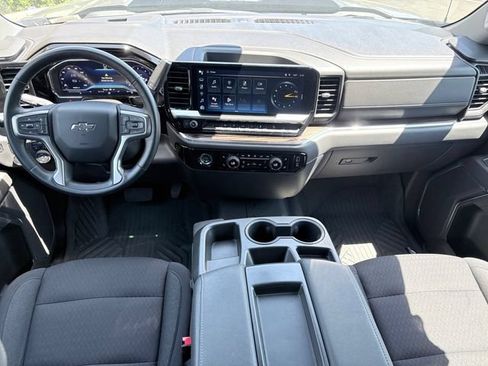 Used 2023 Chevrolet Silverado 1500 LT Trail Boss AWD/4WD image 7