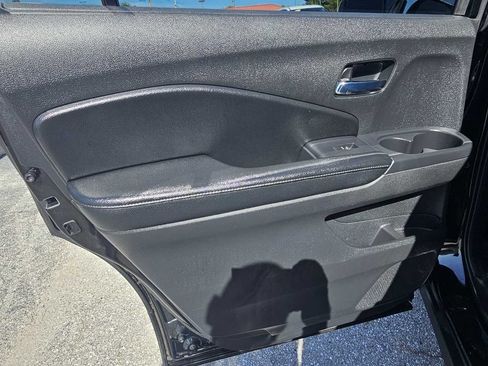 Used 2017 Honda Pilot EX-L image 18