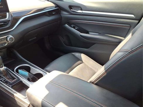 Used 2023 Nissan Altima 2.5 SR w/ SR Premium Package FWD image 12