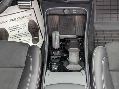 Used 2021 Volvo XC40 T5 R-Design w/ Advanced Package image 20