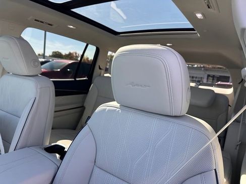 New 2026 Buick Enclave Avenir image 26