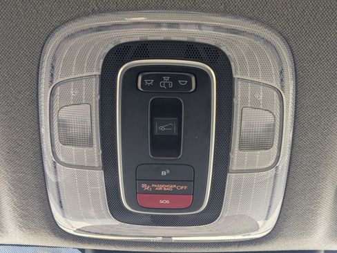 Used 2025 Hyundai Elantra SEL FWD image 23