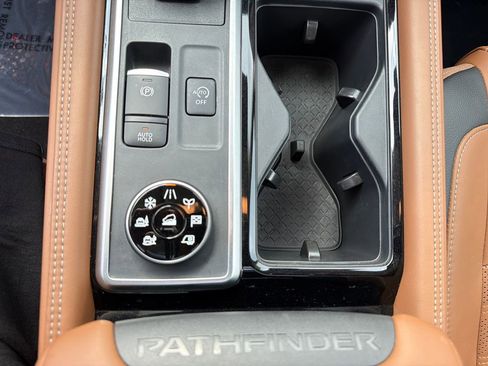 Used 2024 Nissan Pathfinder Platinum w/ Cargo Package AWD/4WD image 34