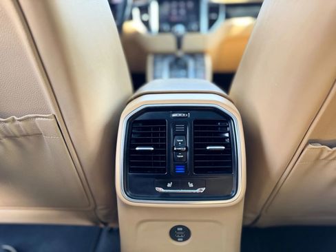 Used 2018 Porsche Macan Sport Edition image 47