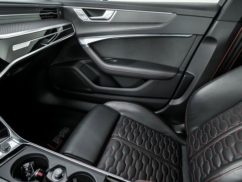Used 2022 Audi RS 6 image 37