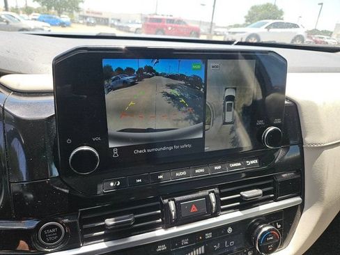 Used 2023 Nissan Pathfinder SL FWD image 21