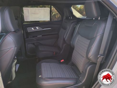 New 2026 Ford Explorer ST-Line w/ ST-Line Street Pack image 16