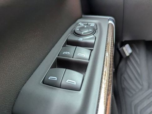 Used 2021 Chevrolet Silverado 1500 LT Trail Boss w/ Convenience Package II AWD/4WD image 25